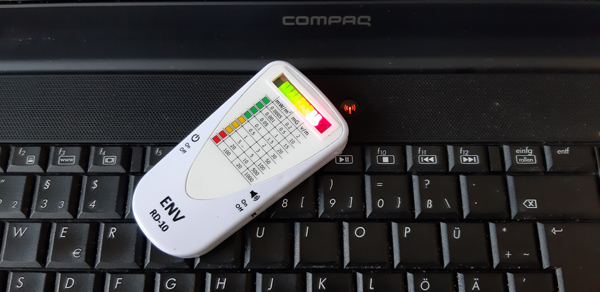 Messung eines Computers mit dem Detektor ENV RD-10