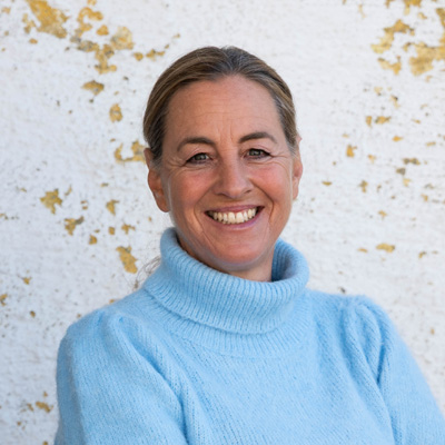 ÜBER MICH 2 Dipl. Ing. Christine Perner Neidhardt
Baubiologin IBN
Baubiologische Messtechnikerin IBN
Autorin